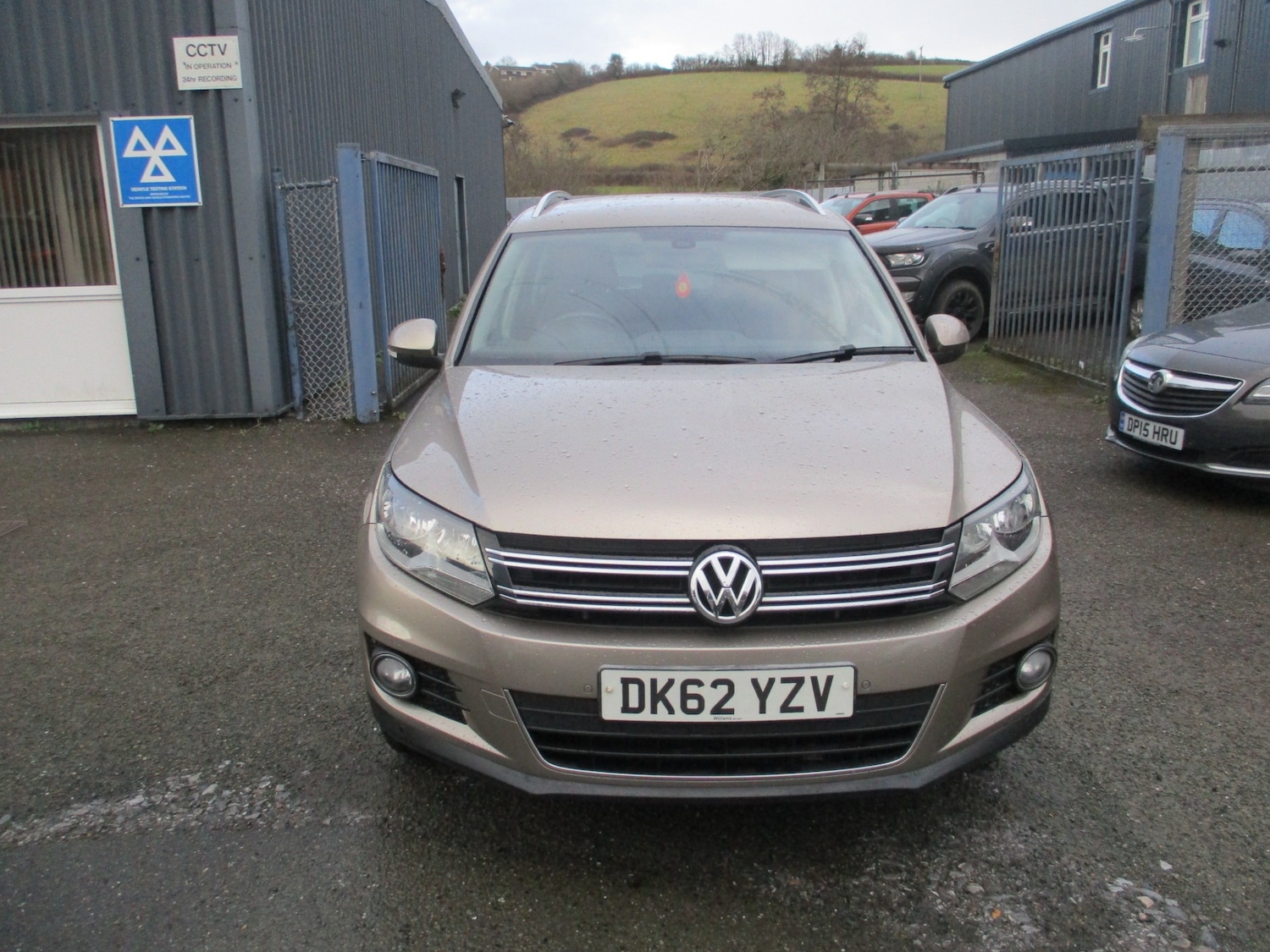Used Volkswagen Tiguan 2012 for sale - 77337916: Photo 2