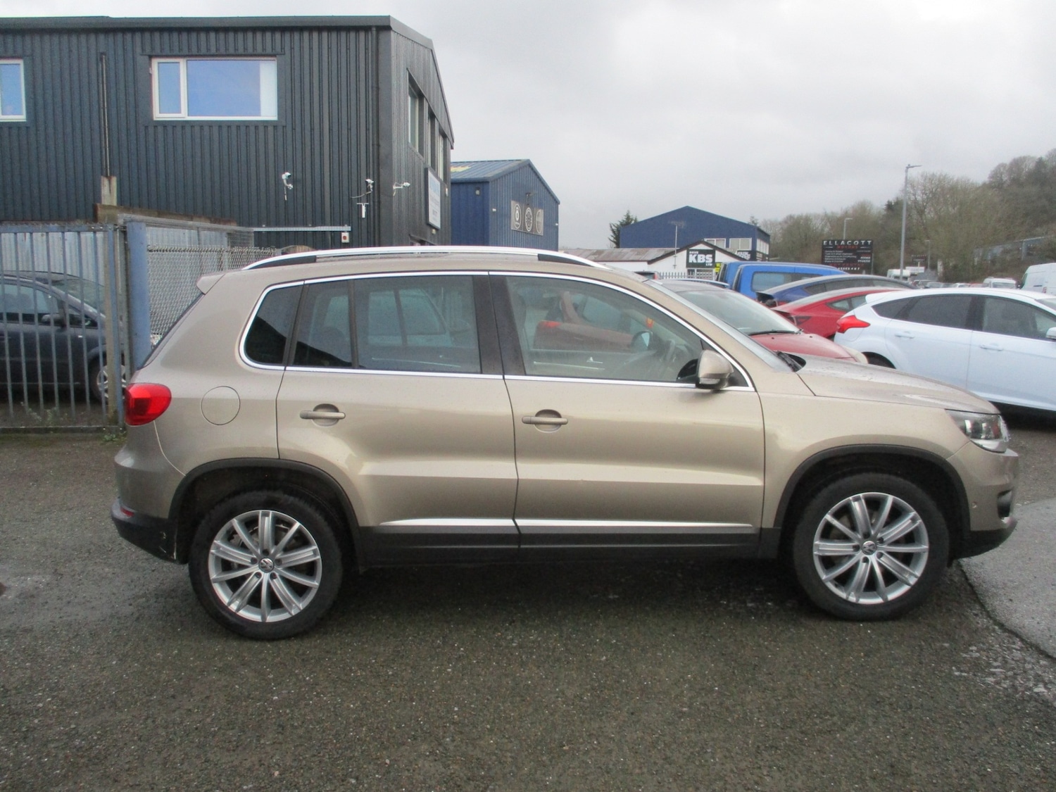 Used Volkswagen Tiguan 2012 for sale - 77337916: Photo 4