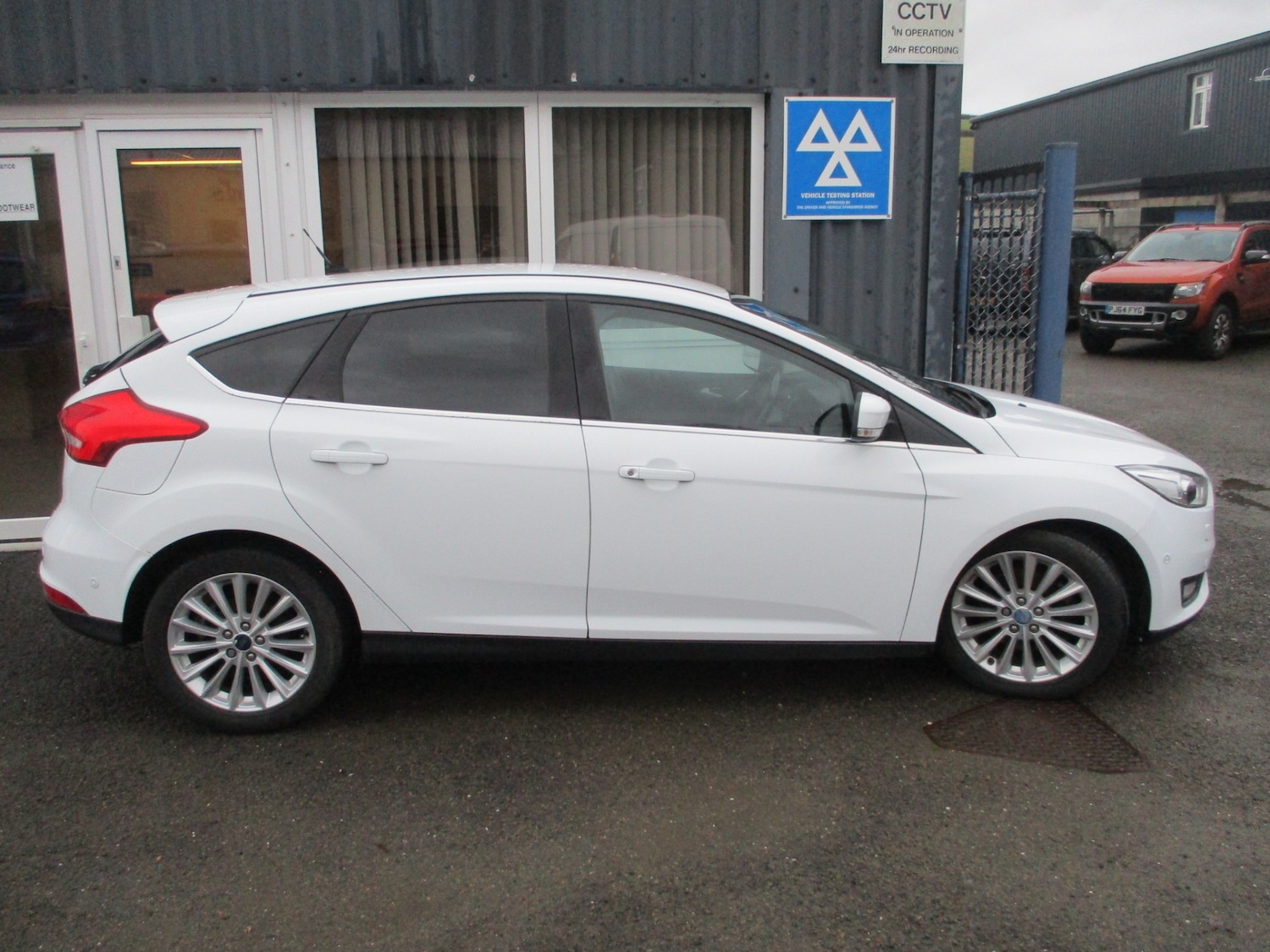 Used Ford Focus 2015 for sale - 76878014: Photo 4