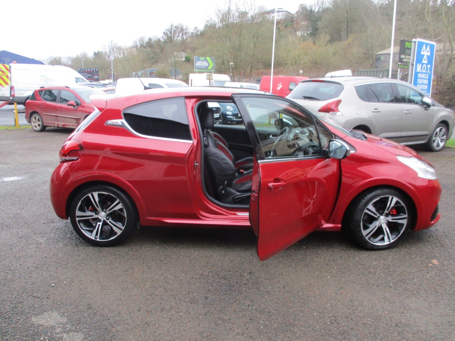 Used Peugeot 208 2017 for sale - 77592233: Photo 11