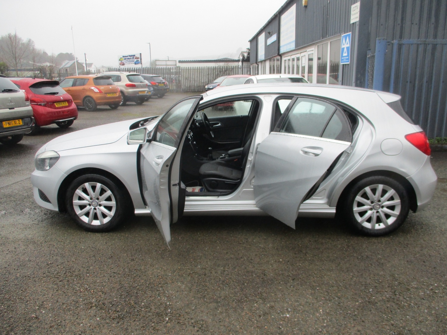 Used Mercedes-Benz A-Class 2013 for sale - 77716564: Photo 9