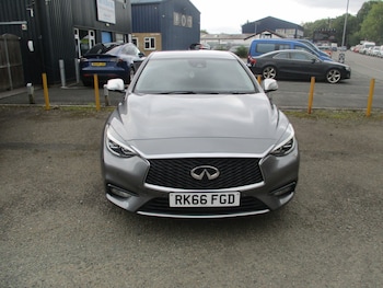 Used Infiniti Q30 2016 for sale - 75971154: Photo