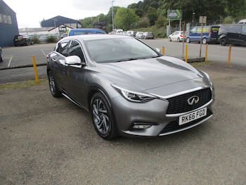 Used Infiniti Q30 2016 for sale - 75971154: Photo