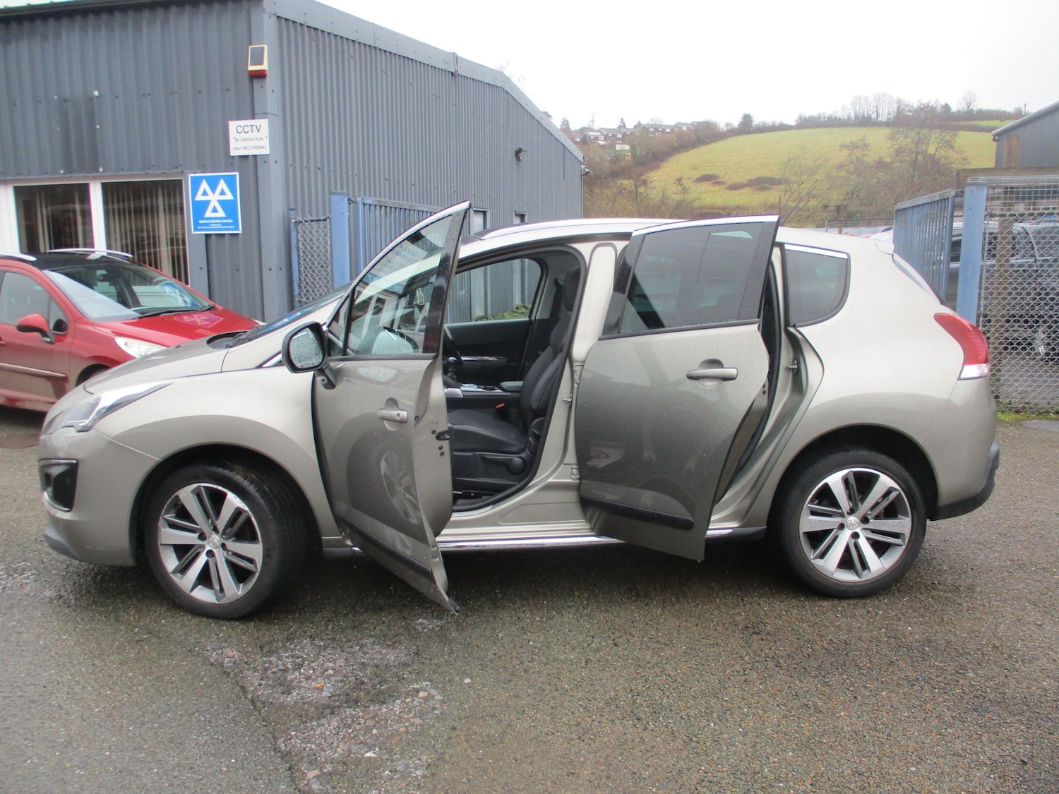 Used Peugeot 3008 2015 for sale - 77502702: Photo 9