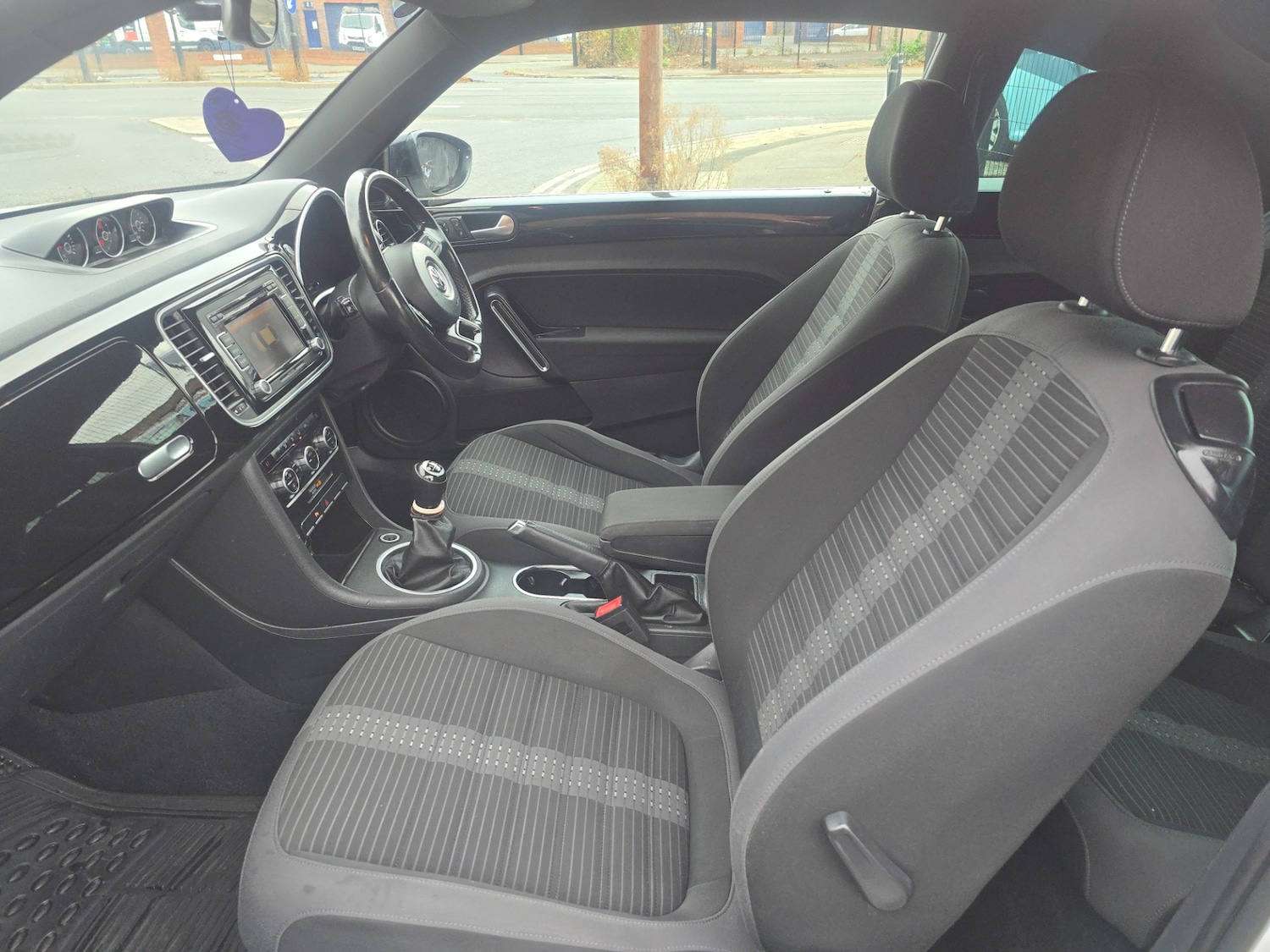 Used Volkswagen Beetle 2014 for sale - 76501099: Photo 14