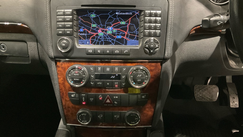 Used Mercedes-Benz GL Class 2009 for sale - 76393477: Photo 11