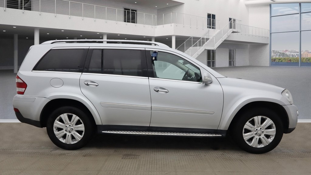 Used Mercedes-Benz GL Class 2009 for sale - 76393477: Photo 5