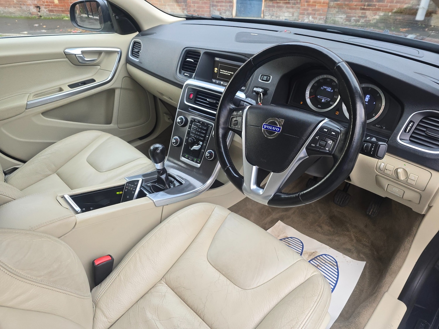 Used Volvo S60 2010 for sale - 76392543: Photo 10