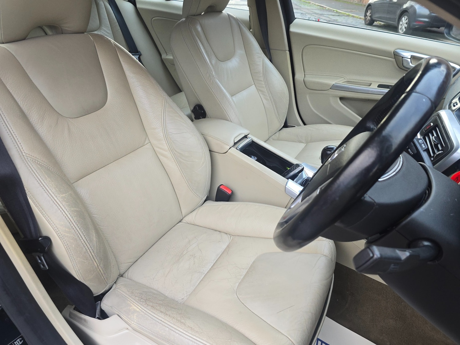 Used Volvo S60 2010 for sale - 76392543: Photo 11