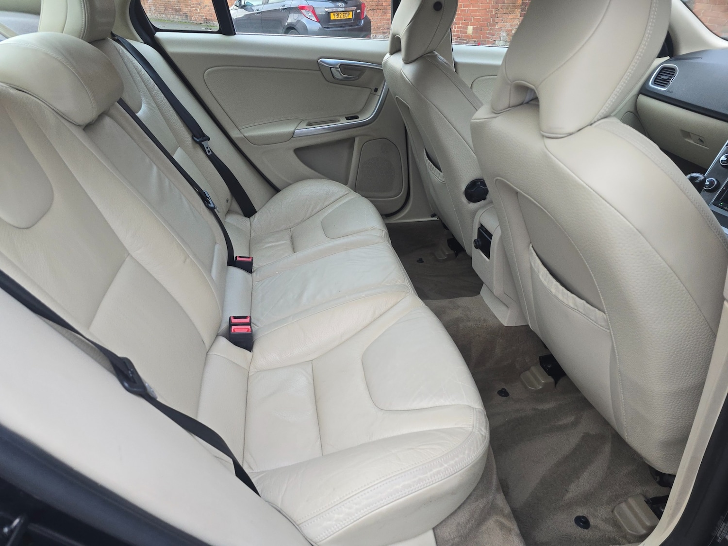 Used Volvo S60 2010 for sale - 76392543: Photo 12