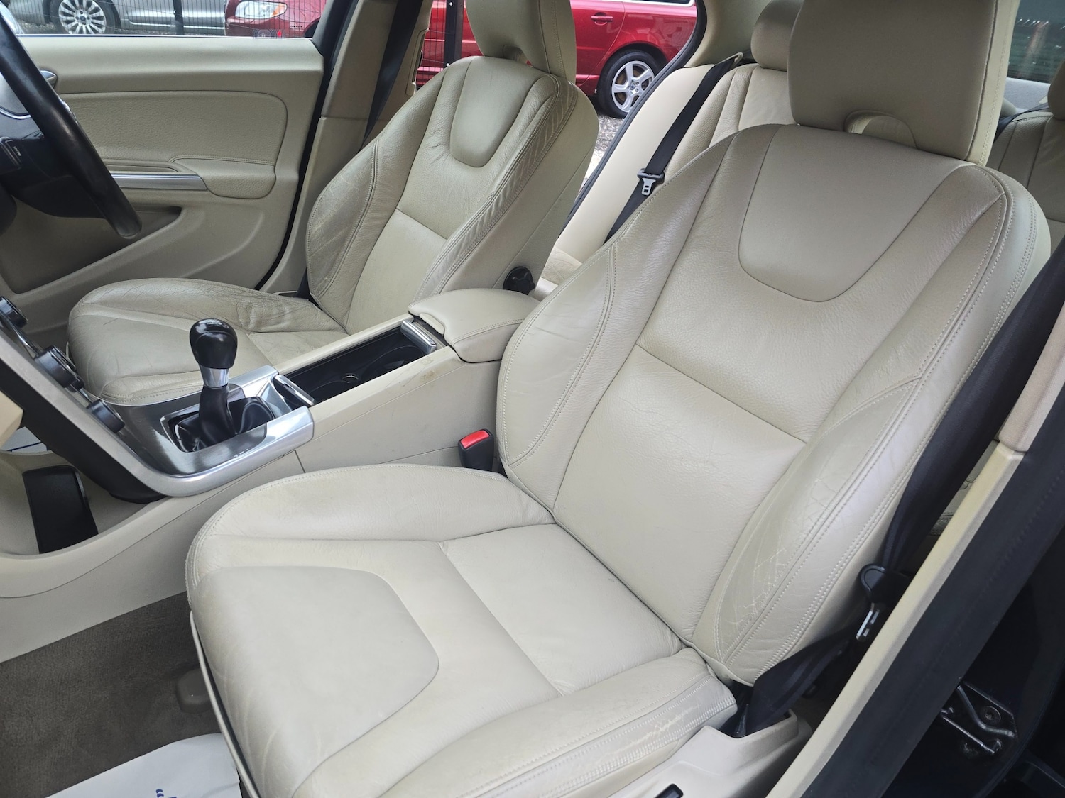 Used Volvo S60 2010 for sale - 76392543: Photo 17