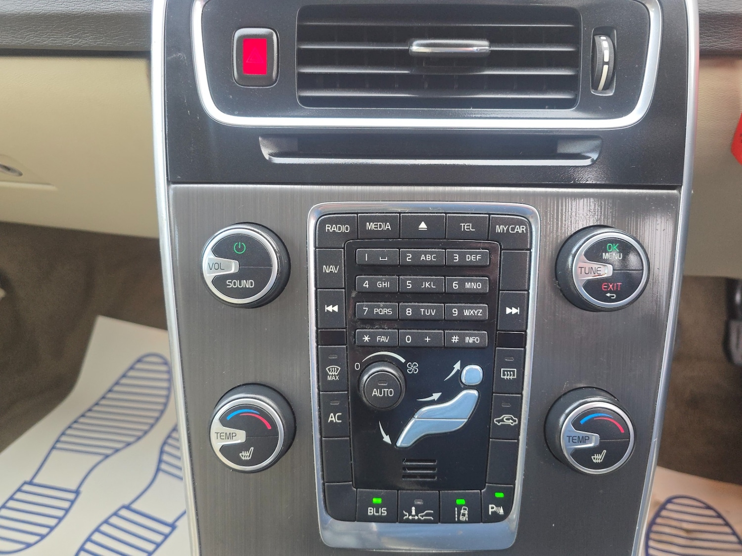 Used Volvo S60 2010 for sale - 76392543: Photo 20