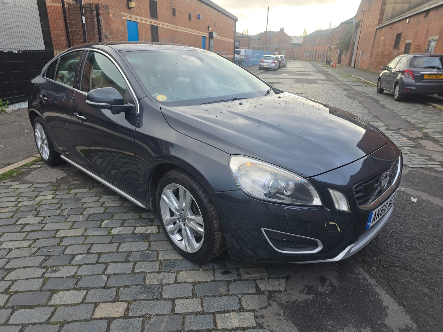 Used Volvo S60 2010 for sale - 76392543: Photo 3