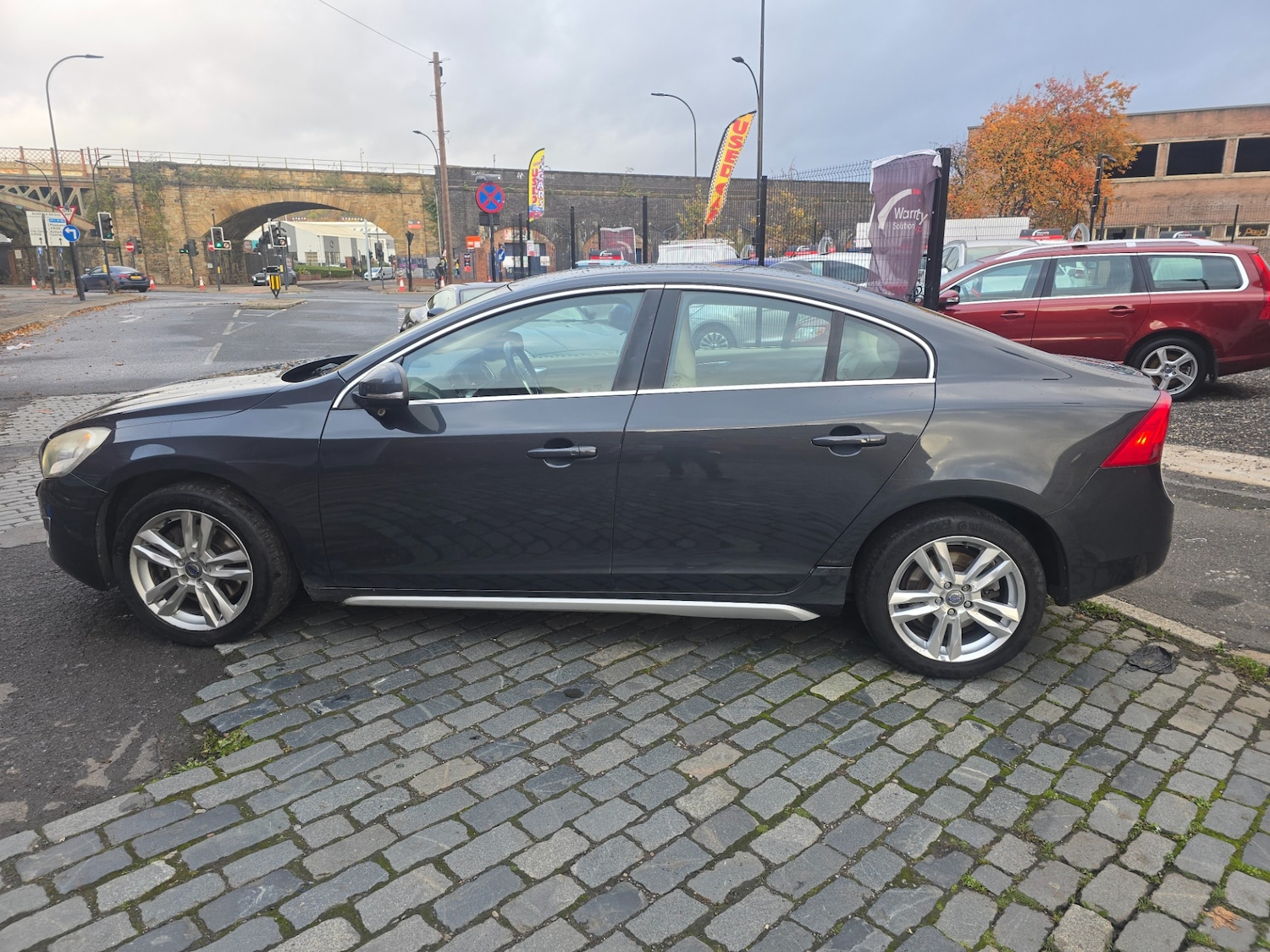 Used Volvo S60 2010 for sale - 76392543: Photo 8