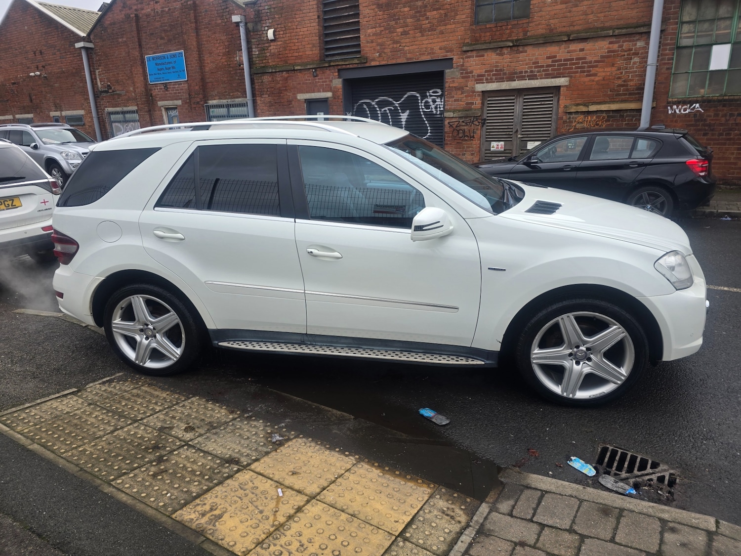 Used Mercedes-Benz M Class 2011 for sale - 77894518: Photo 4