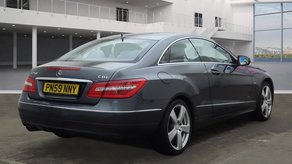 Used Mercedes-Benz E Class 2009 for sale - 77643975: Photo 4