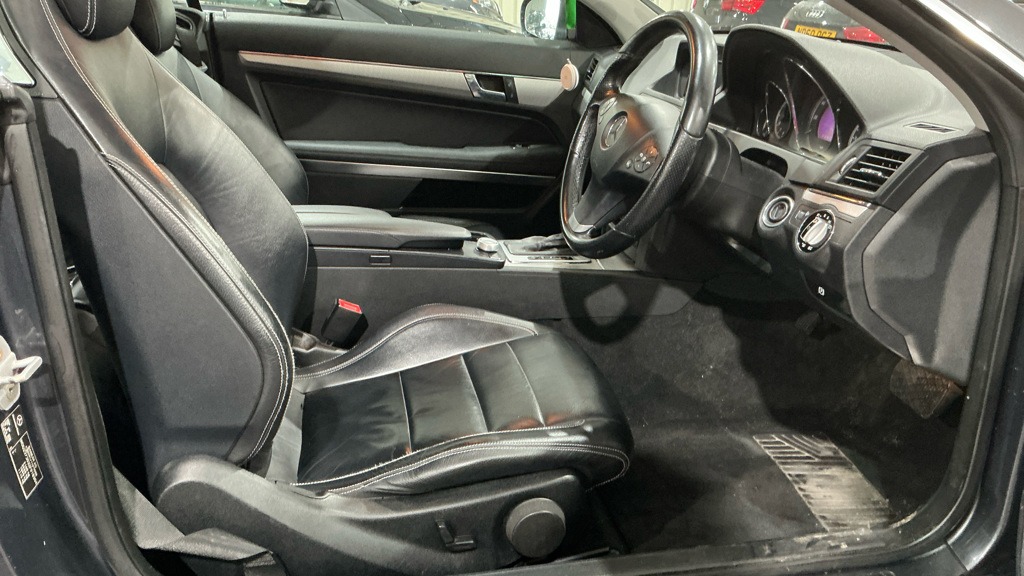 Used Mercedes-Benz E Class 2009 for sale - 77643975: Photo 9