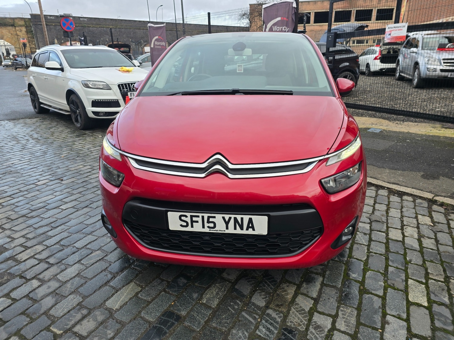 Used Citroen C4 Picasso 2015 for sale - 77522355: Photo 2