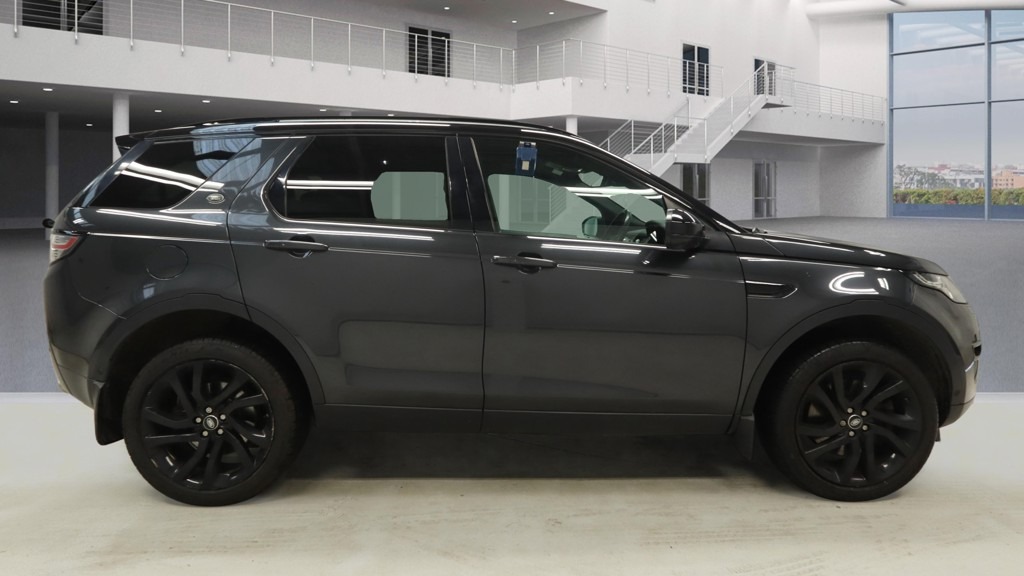 Used Land Rover Discovery Sport 2017 for sale - 77635391: Photo 5