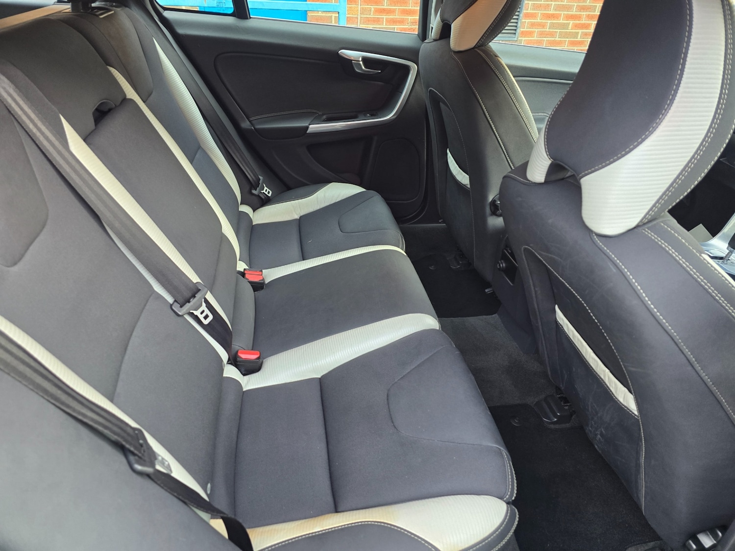 Used Volvo V60 2012 for sale - 76556799: Photo 13