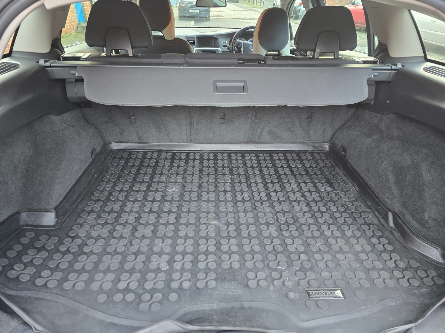 Used Volvo V60 2012 for sale - 76556799: Photo 15