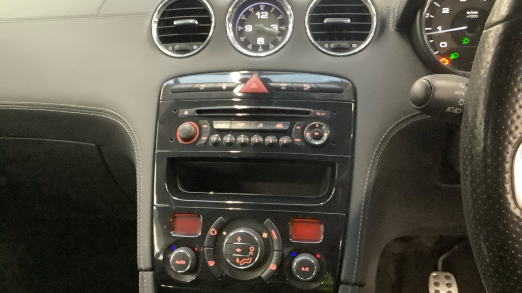 Used Peugeot RCZ 2011 for sale - 77707107: Photo 11