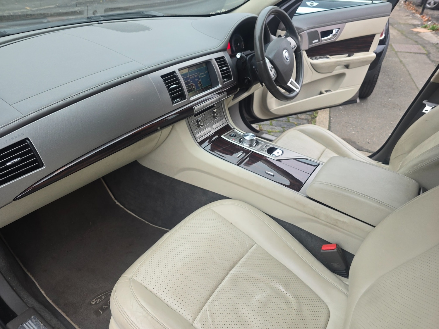 Used Jaguar XF 2009 for sale - 76514520: Photo 22