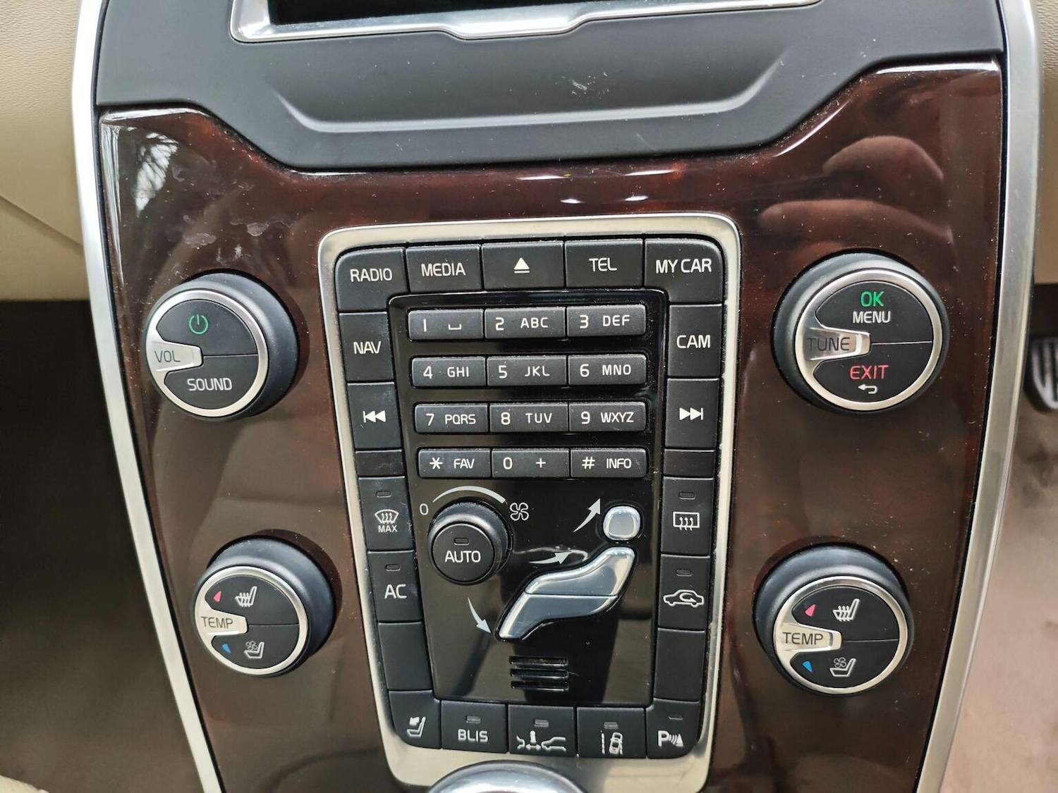 Used Volvo V70 2013 for sale - 77796874: Photo 14