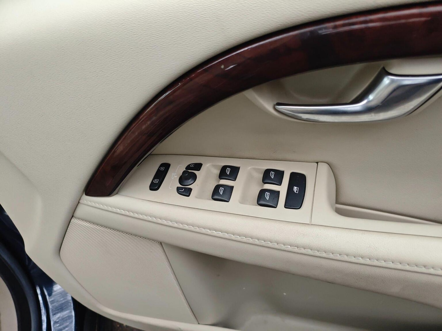 Used Volvo V70 2013 for sale - 77796874: Photo 15