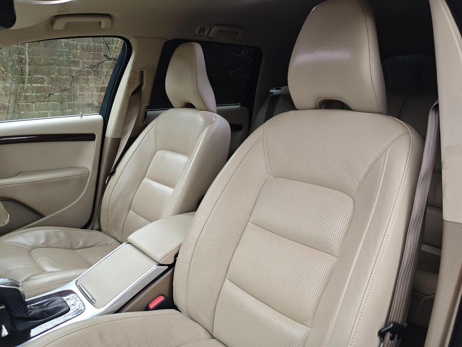 Used Volvo V70 2013 for sale - 77796874: Photo 25