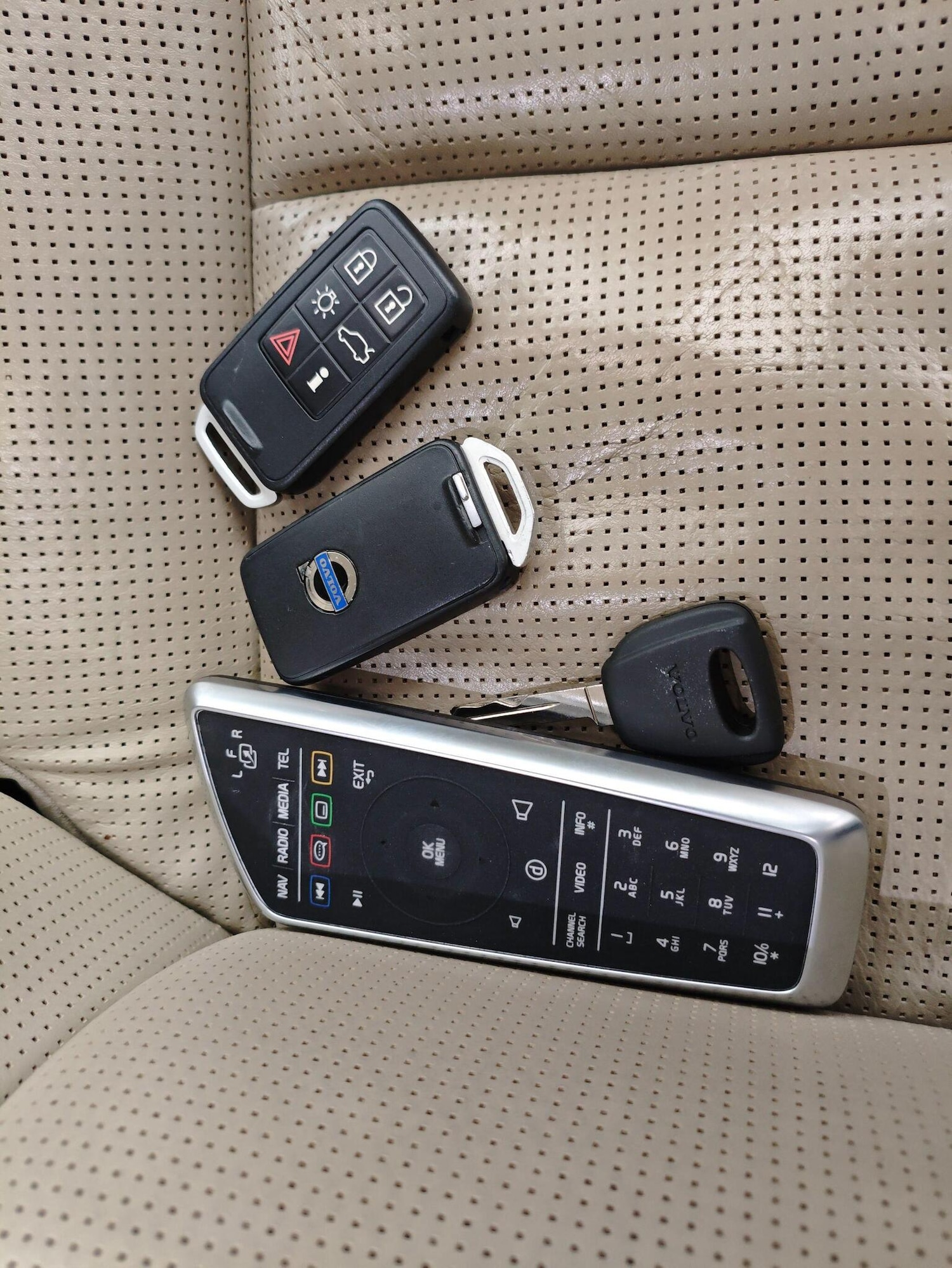 Used Volvo V70 2013 for sale - 77796874: Photo 32