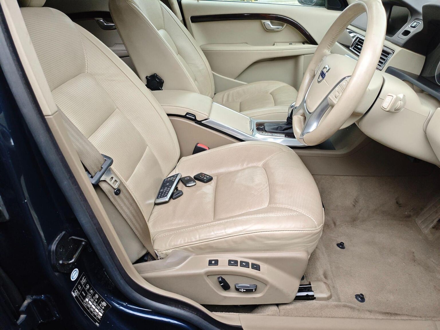 Used Volvo V70 2013 for sale - 77796874: Photo 9