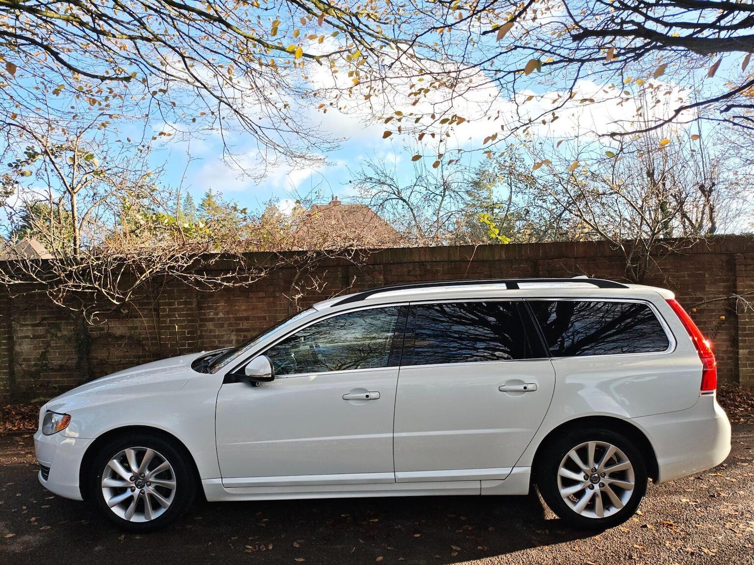 Used Volvo V70 2014 for sale - 76772646: Photo 1