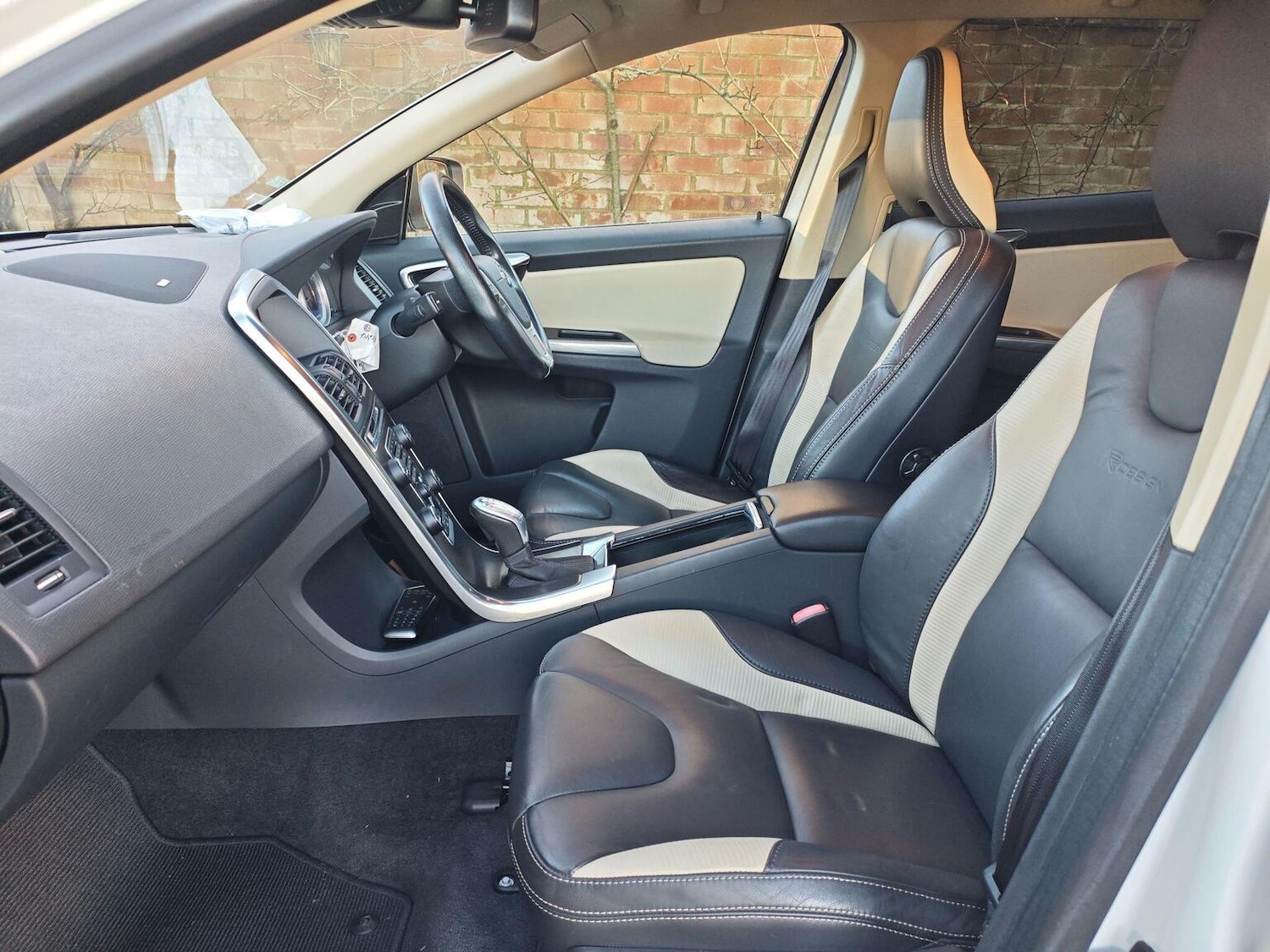 Used Volvo XC60 2013 for sale - 76758845: Photo 24