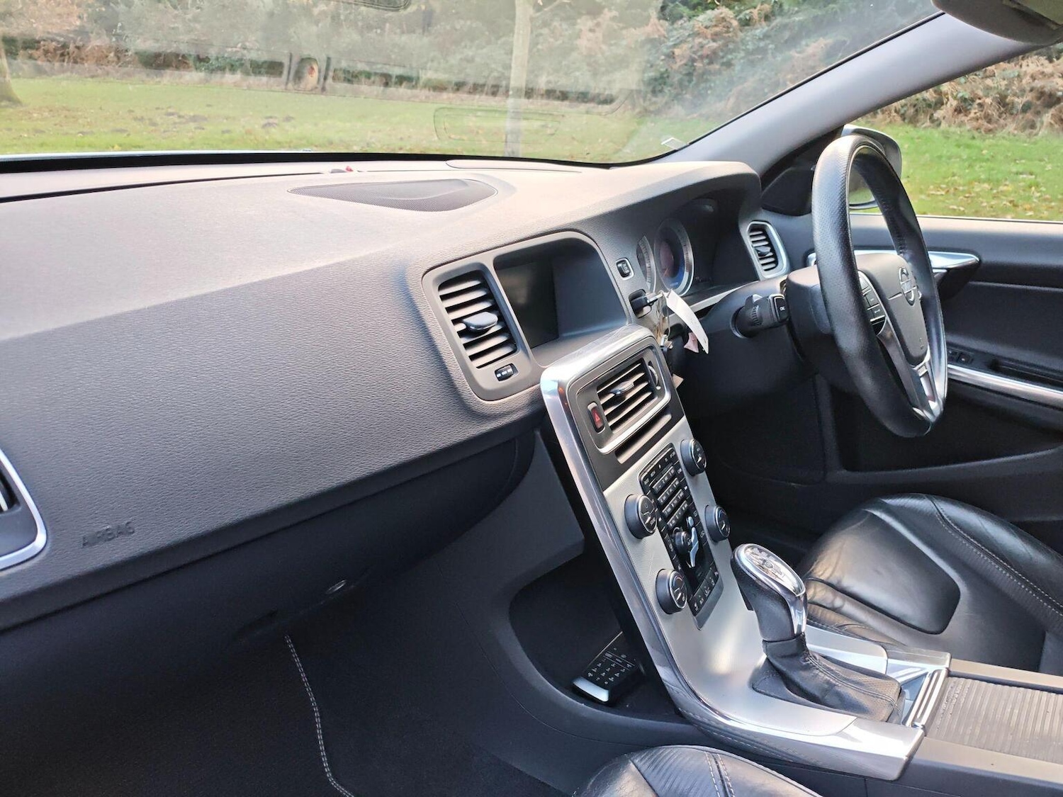 Used Volvo V60 2012 for sale - 76904649: Photo 10