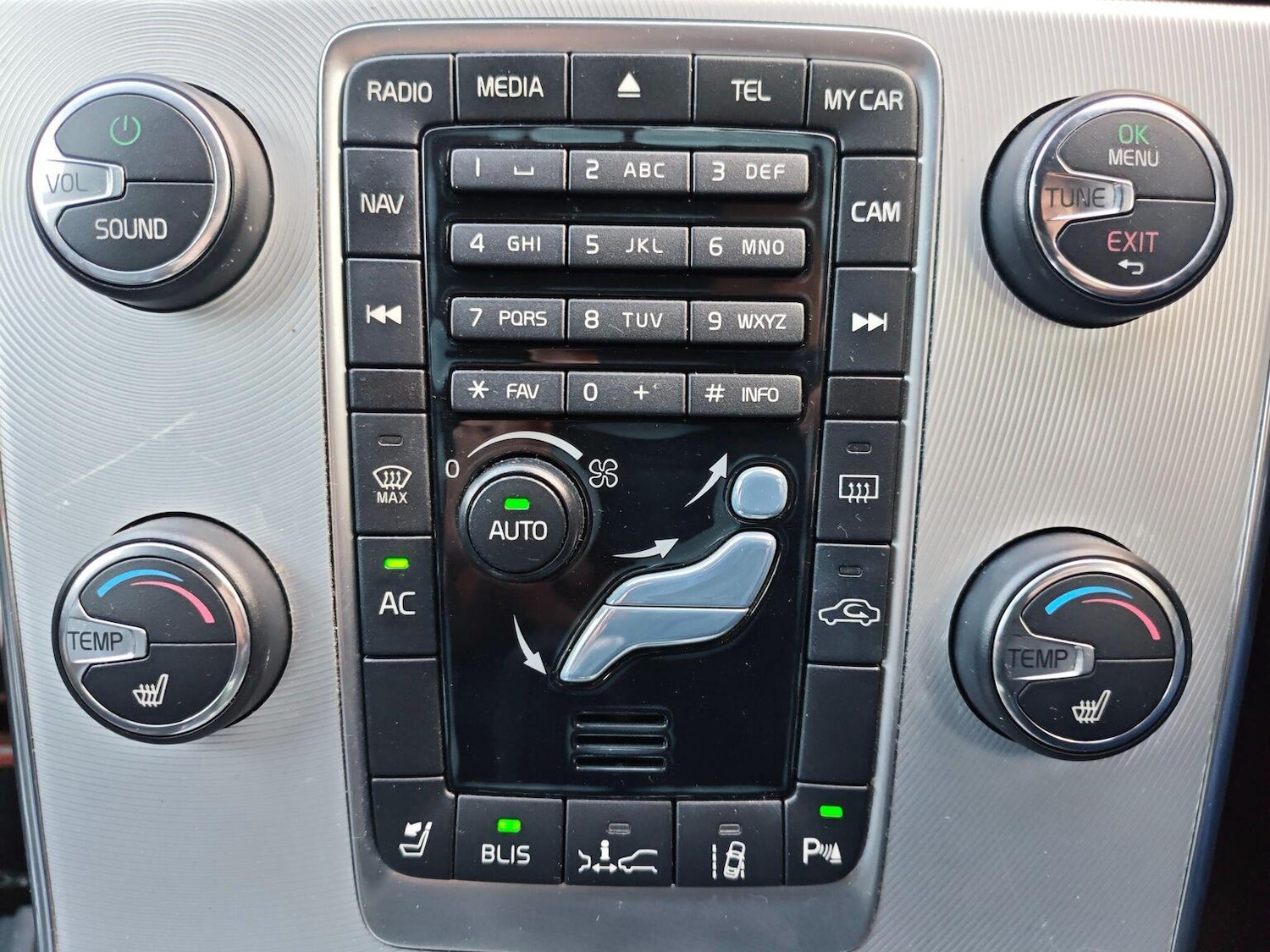 Used Volvo V60 2012 for sale - 76904649: Photo 20