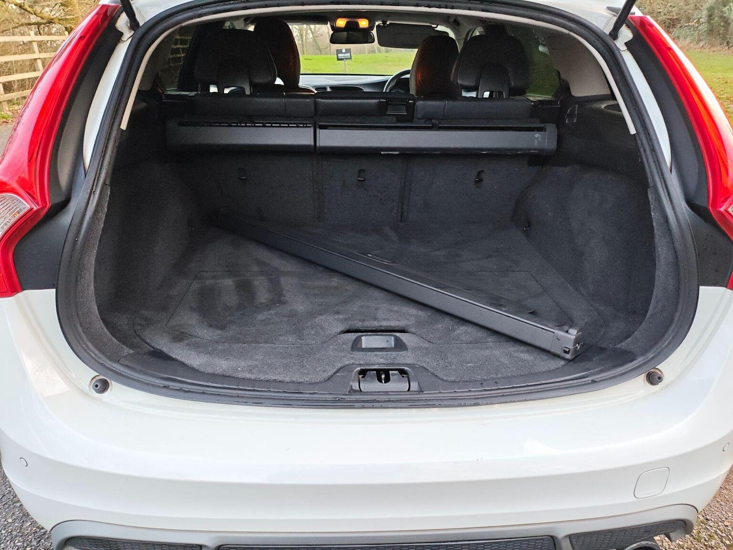 Used Volvo V60 2012 for sale - 76904649: Photo 25