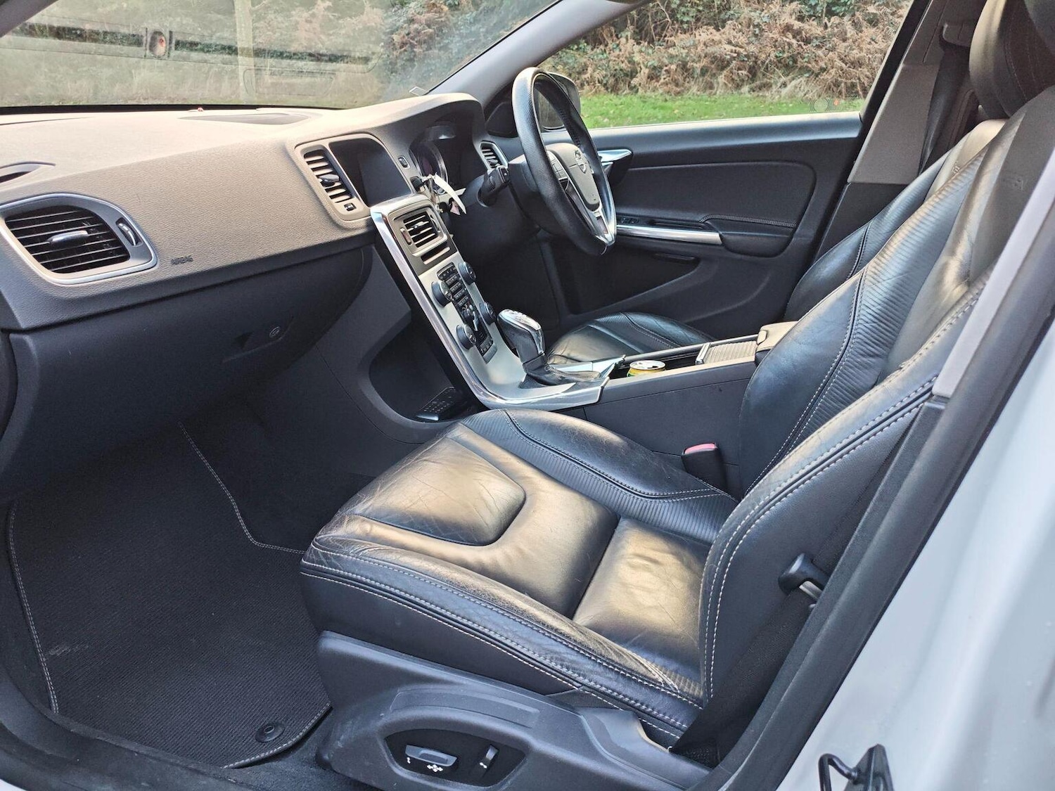 Used Volvo V60 2012 for sale - 76904649: Photo 27