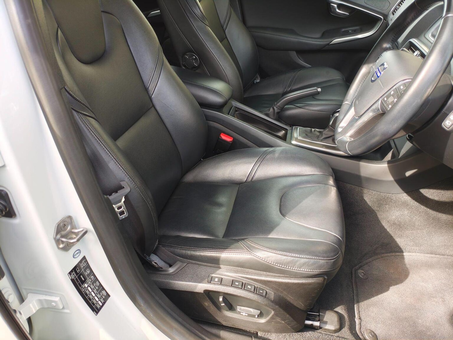 Used Volvo V40 2014 for sale - 77844972: Photo 10