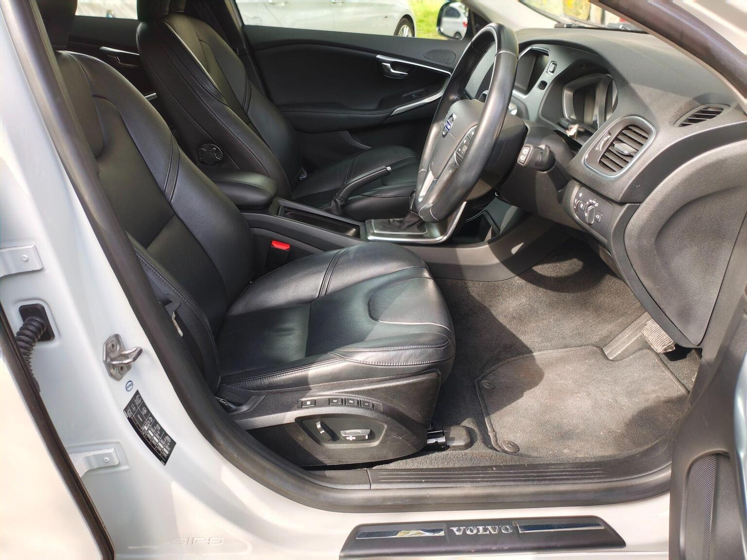 Used Volvo V40 2014 for sale - 77844972: Photo 11