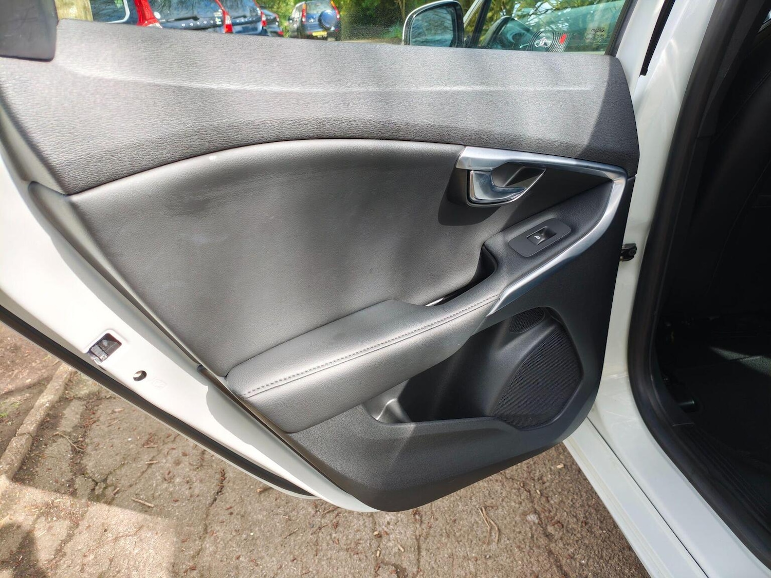 Used Volvo V40 2014 for sale - 77844972: Photo 15