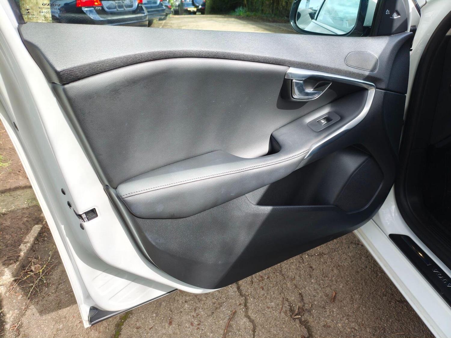 Used Volvo V40 2014 for sale - 77844972: Photo 16