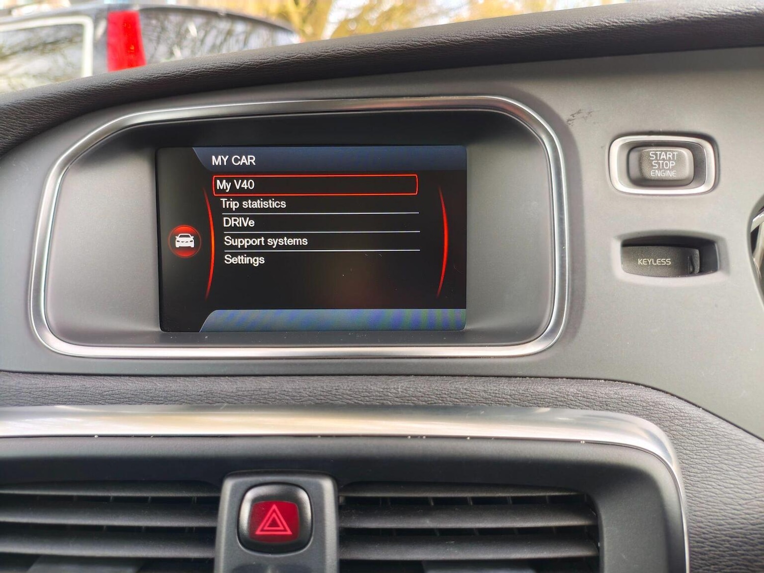 Used Volvo V40 2014 for sale - 77844972: Photo 24