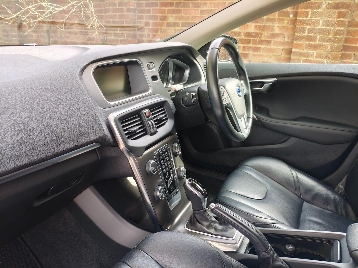 Used Volvo V40 2014 for sale - 77844972: Photo 6