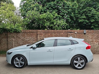 Used Volvo V40 2013 for sale - 78967826: Photo