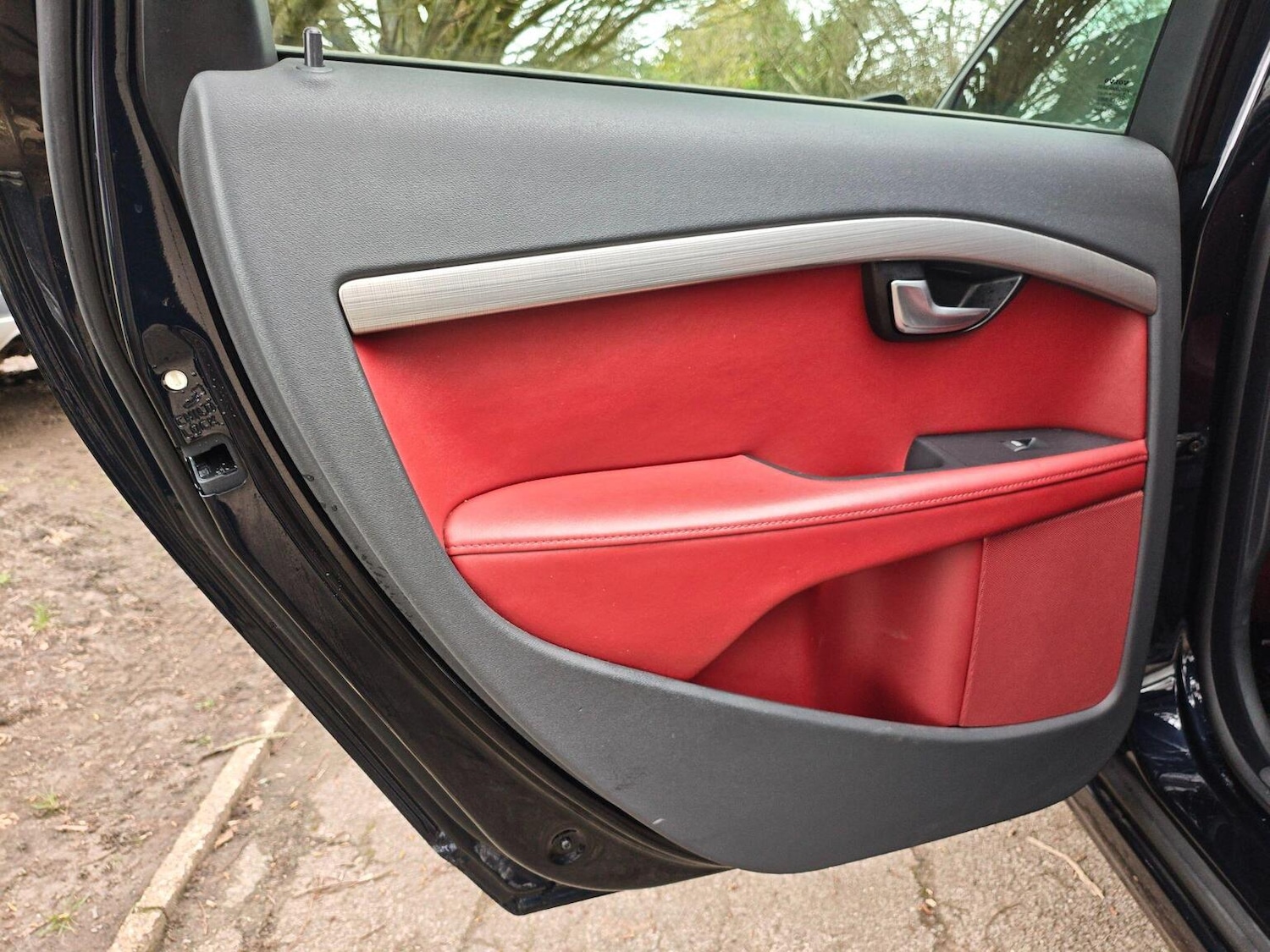 Used Volvo V70 2010 for sale - 77687644: Photo 11