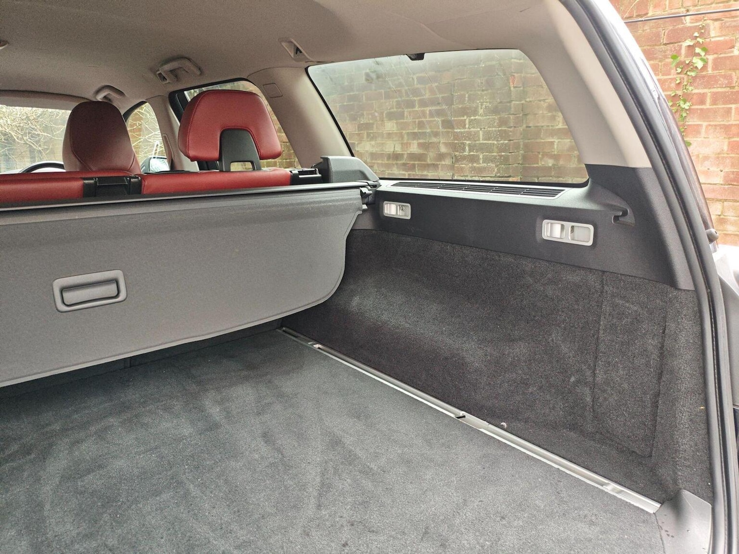 Used Volvo V70 2010 for sale - 77687644: Photo 27