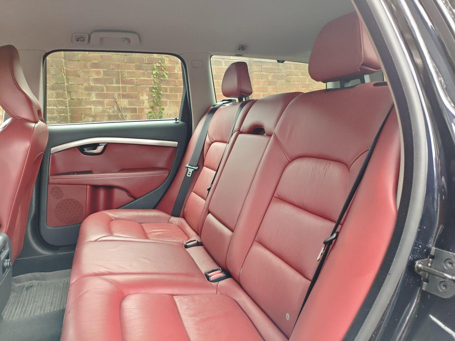 Used Volvo V70 2010 for sale - 77687644: Photo 9