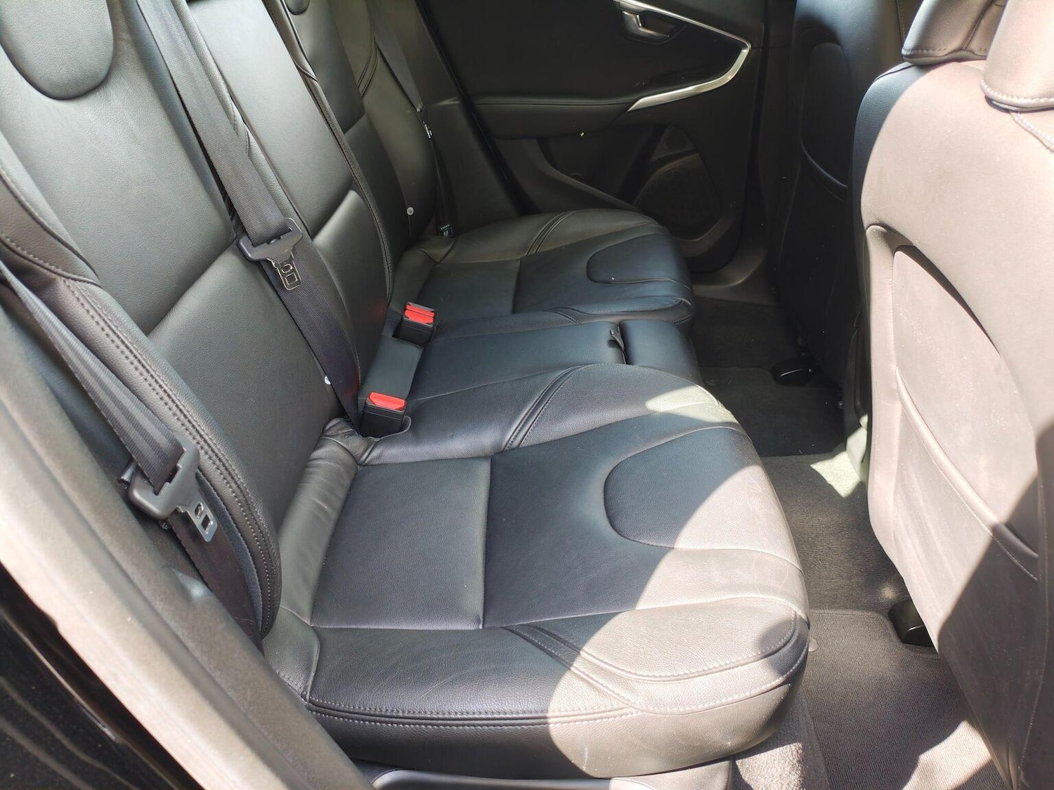 Used Volvo V40 2014 for sale - 77945719: Photo 8