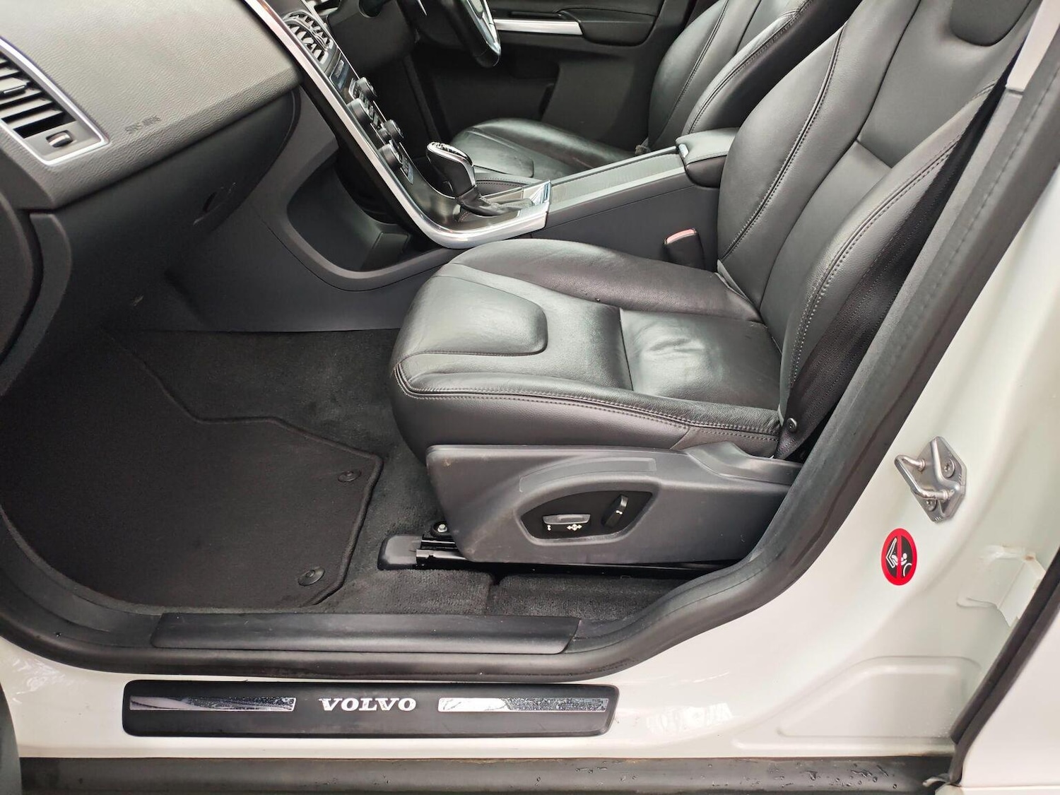 Used Volvo XC60 2014 for sale - 77083309: Photo 30